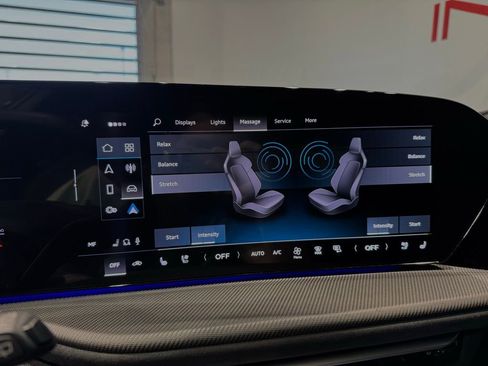 Used 2025 Audi SQ5 Premium Plus image 32