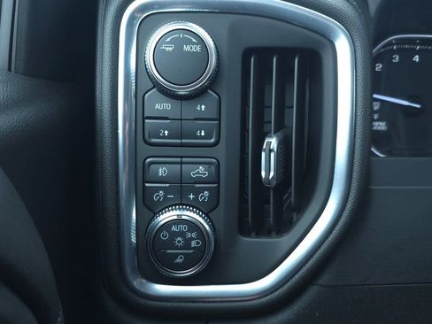 Used 2021 GMC Sierra 1500 SLT w/ SLT Premium Plus Package AWD/4WD image 32