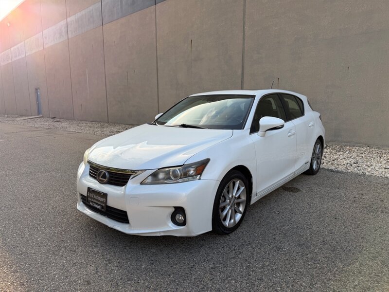Used 2011 Lexus CT 200h Premium w/ Premium Audio Pkg FWD image 4