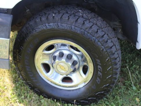 Used 2004 Chevrolet Silverado 2500 LS w/ Heavy-Duty Power Package image 17