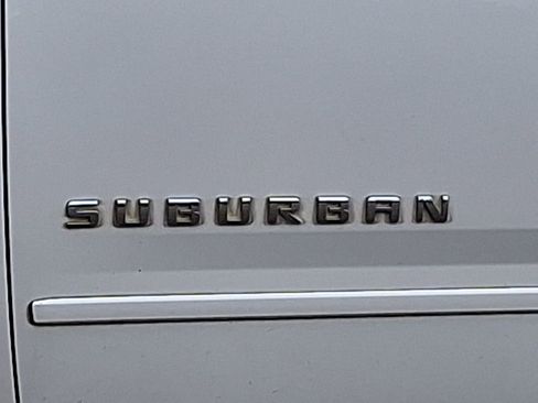 Used 2017 Chevrolet Suburban Premier image 21