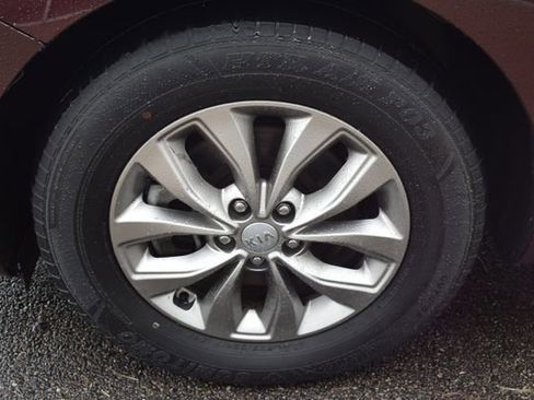 Used 2019 Kia Sedona LX image 46