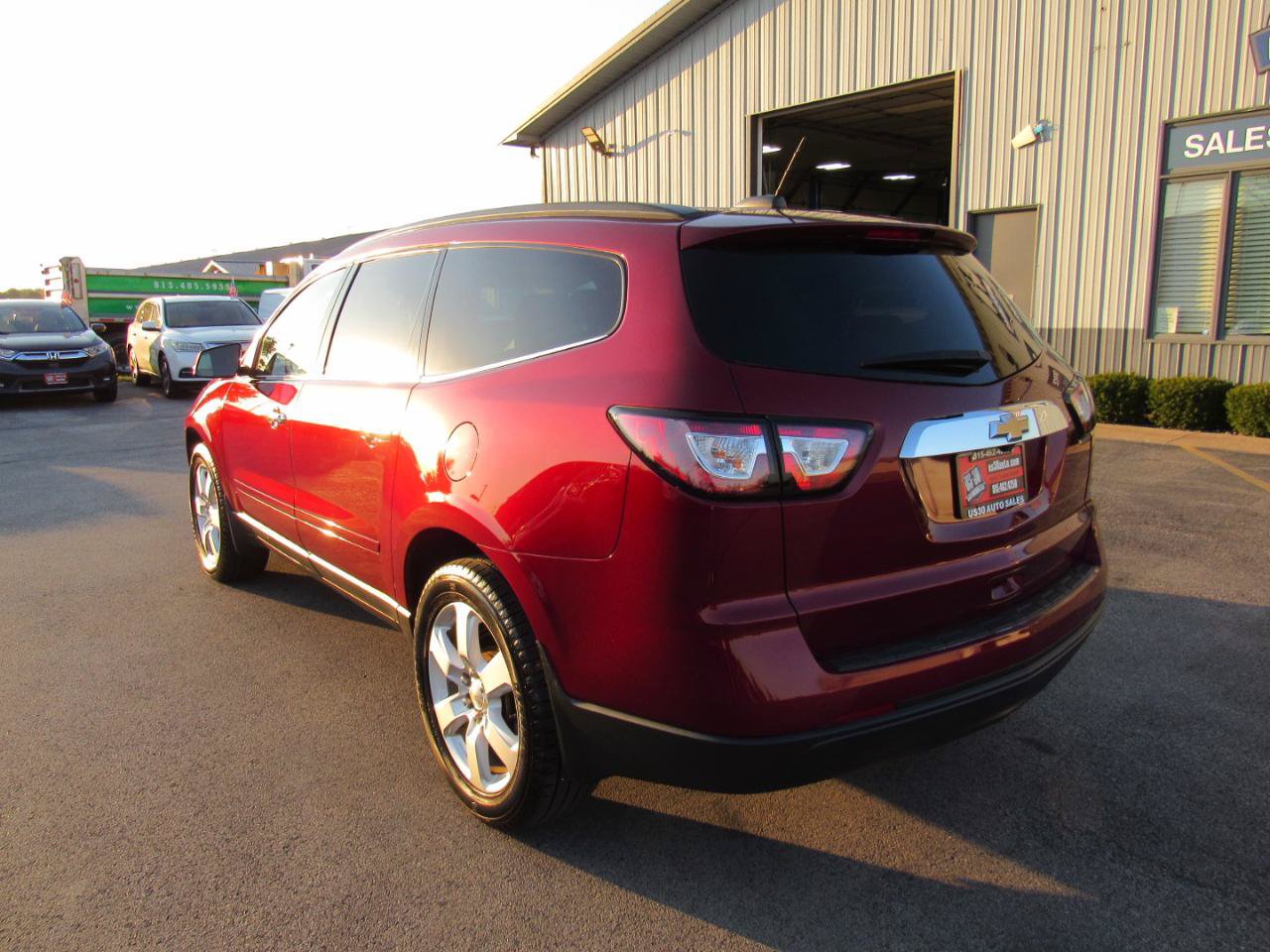 Used 2017 Chevrolet Traverse LT w/ Style and Technology Package AWD/4WD image 4