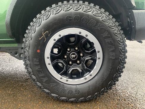 Used 2024 Ford Bronco Big Bend w/ Sasquatch Package image 9