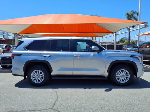 Certified 2025 Toyota Sequoia SR5 AWD/4WD image 3