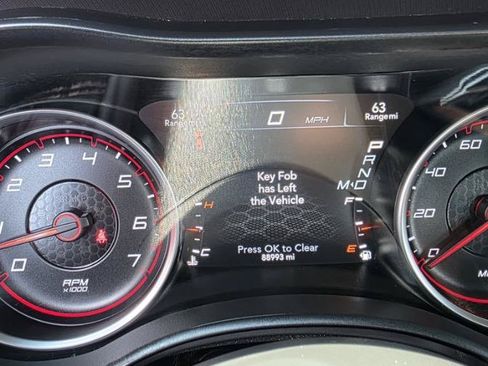 Used 2020 Dodge Charger SXT RWD image 15