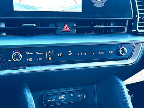 Used 2023 Kia Sportage EX image 35