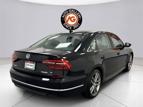 Used 2018 Volkswagen Passat 2.0T R-Line image 7