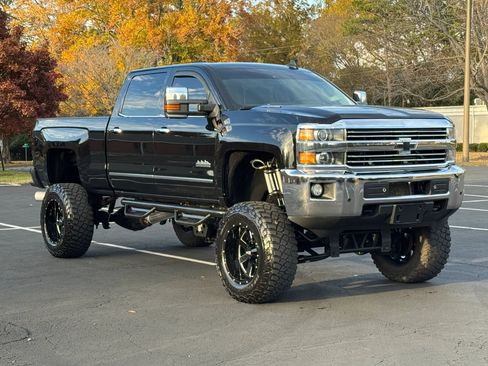 Used 2015 Chevrolet Silverado 2500 High Country w/ Duramax Plus Package image 4
