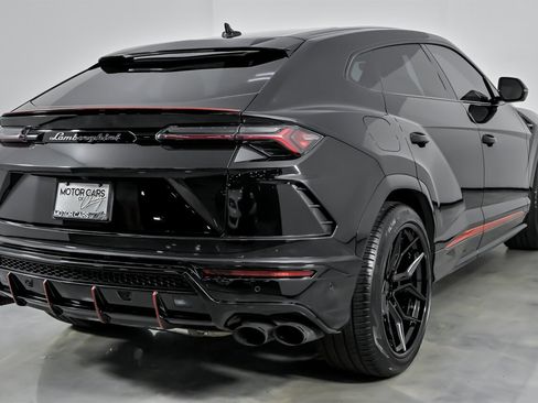 Used 2020 Lamborghini Urus image 12