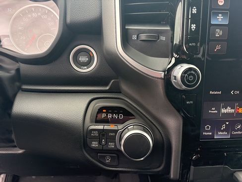 New 2026 RAM 1500 4x4 Crew Cab image 23