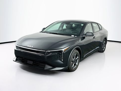 Used 2025 Kia K4 FWD image 3