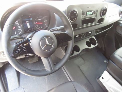 New 2025 Mercedes-Benz Sprinter 2500 image 30