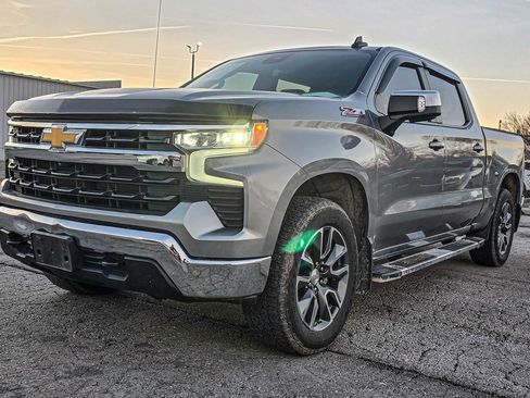 Used 2023 Chevrolet Silverado 1500 LT w/ Z71 Off-Road Package image 3