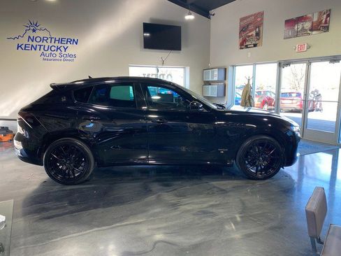 Used 2018 Maserati Levante GranSport image 2