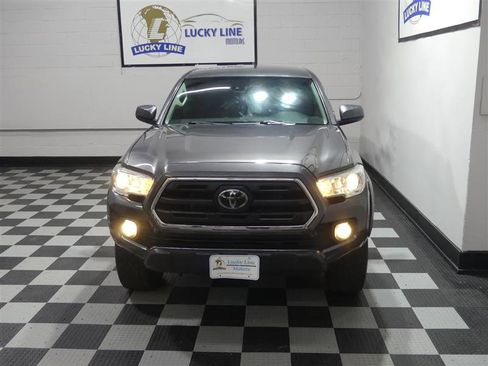 Used 2019 Toyota Tacoma SR5 image 3