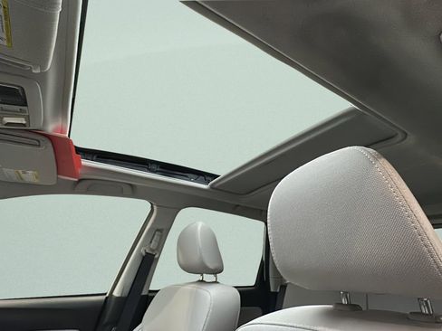 Used 2015 Subaru Forester 2.5i Premium w/ All-Weather Package image 11