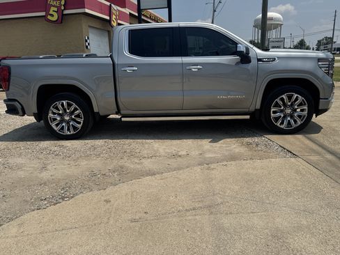 Certified 2024 GMC Sierra 1500 Denali w/ Denali Reserve Package AWD/4WD image 4