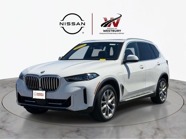 Used 2025 BMW X5 xDrive50e AWD/4WD image 2