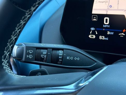 Used 2024 Chevrolet Equinox EV LT FWD image 34