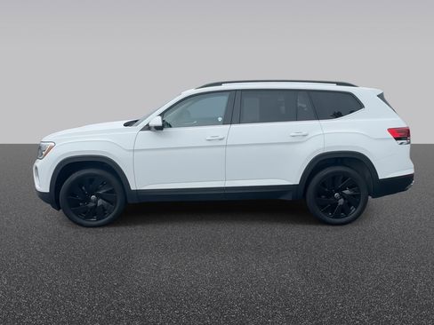 Used 2024 Volkswagen Atlas SE w/ Black Wheel Package AWD/4WD image 6