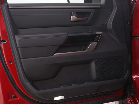 Used 2025 Toyota Tundra Limited image 19