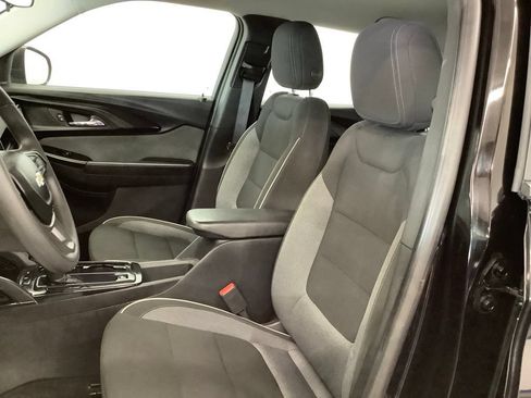 Used 2023 Chevrolet TrailBlazer LS FWD image 12