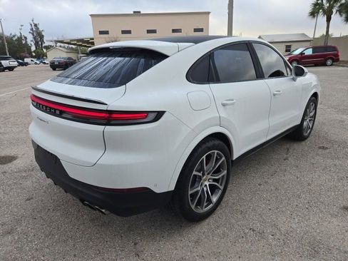 Used 2024 Porsche Cayenne S image 5