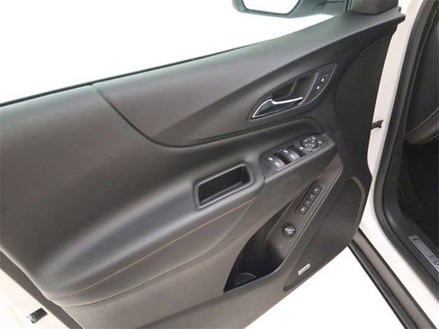 Used 2018 Chevrolet Equinox Premier image 13
