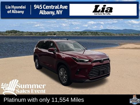 Used 2025 Toyota Grand Highlander AWD image 1