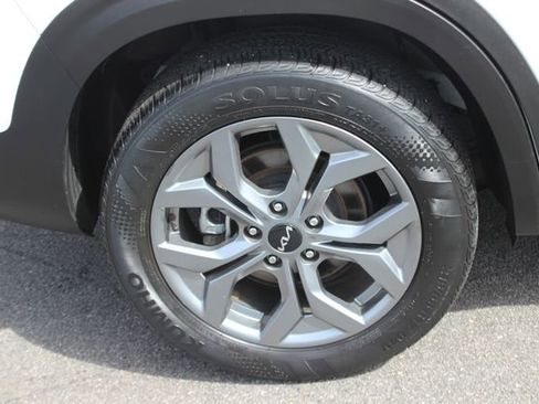 Certified 2024 Kia Seltos LX AWD/4WD image 34