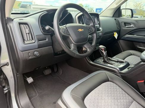 Used 2022 Chevrolet Colorado Z71 w/ Safety Package RWD image 11
