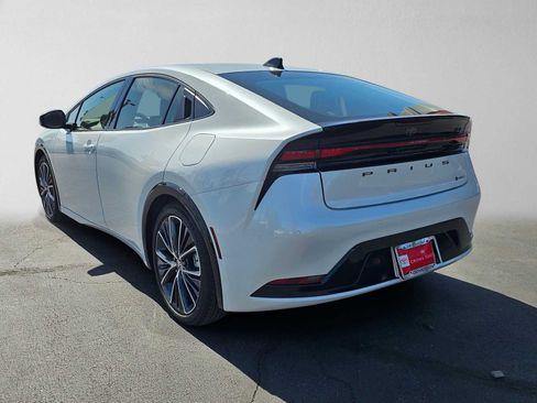 Certified 2026 Toyota Prius XLE FWD image 5