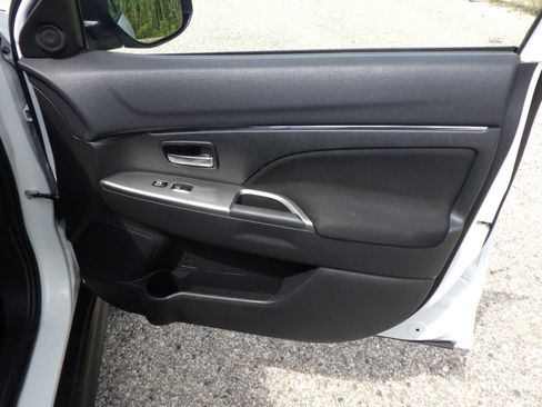 Used 2019 Mitsubishi Outlander Sport ES AWD/4WD image 15