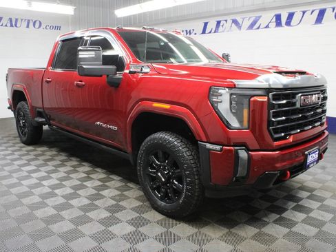 Used 2024 GMC Sierra 2500 AT4 w/ AT4 Preferred Package AWD/4WD image 3