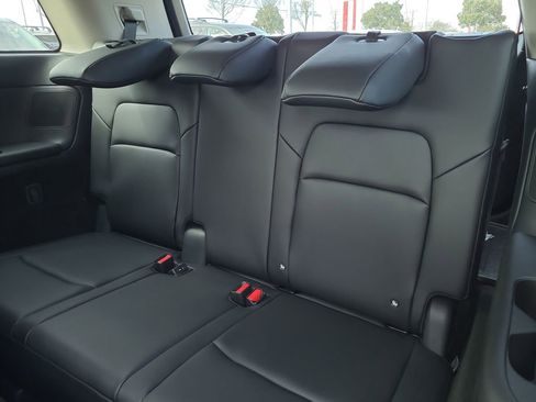 New 2026 Nissan Pathfinder Platinum image 10