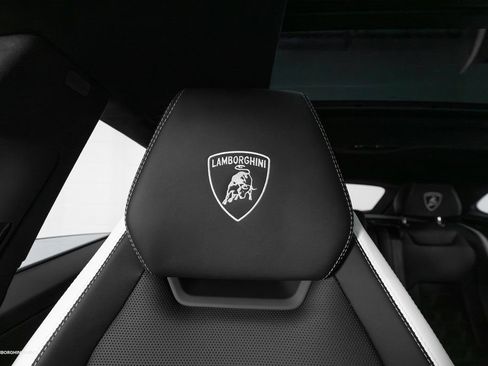 Used 2025 Lamborghini Urus SE image 55