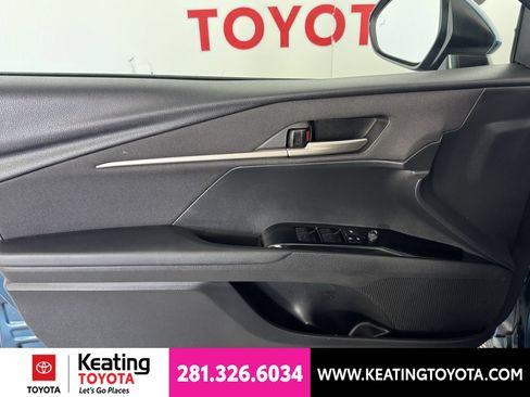 Used 2025 Toyota Camry LE FWD image 11