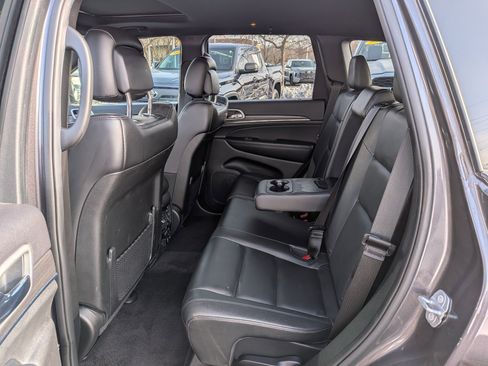 Used 2018 Jeep Grand Cherokee Limited image 17