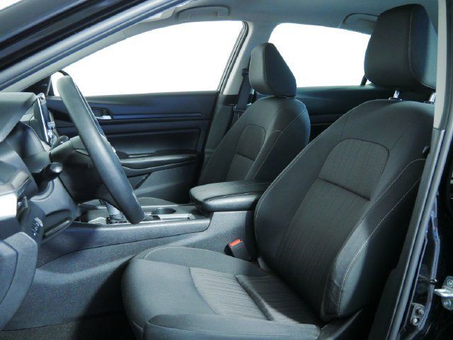 Used 2025 Nissan Altima 2.5 SV FWD image 20