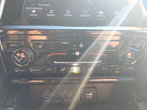 Certified 2024 Jeep Grand Cherokee L Laredo AWD/4WD image 18