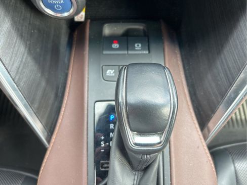 Used 2021 Toyota Venza XLE w/ Softex Package AWD/4WD image 18