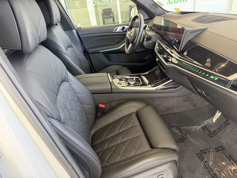 Used 2026 BMW X7 xDrive40i w/ M Sport Package AWD/4WD image 27