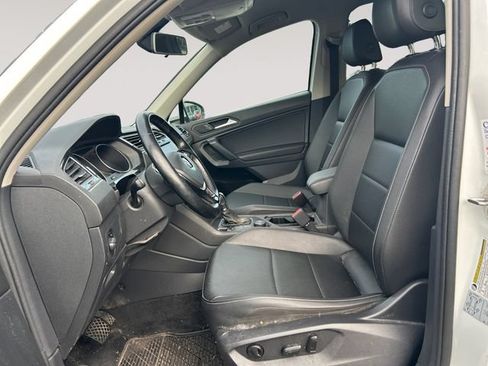 Used 2019 Volkswagen Tiguan SE AWD/4WD image 9
