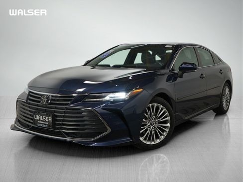 Used 2019 Toyota Avalon Limited image 1