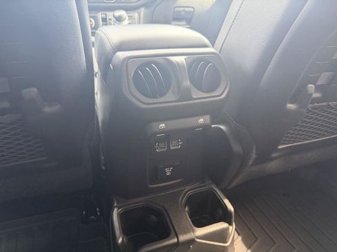 Used 2020 Jeep Gladiator Rubicon AWD/4WD image 9