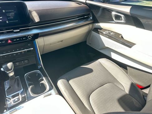 Used 2024 Kia Carnival SX Prestige image 14