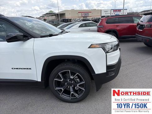 New 2026 Jeep Cherokee Overland w/ Trailer Tow Group AWD/4WD image 4