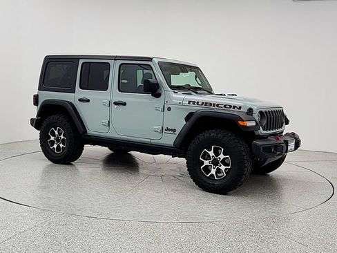 Used 2024 Jeep Wrangler Unlimited Rubicon w/ Convenience Group AWD/4WD image 3