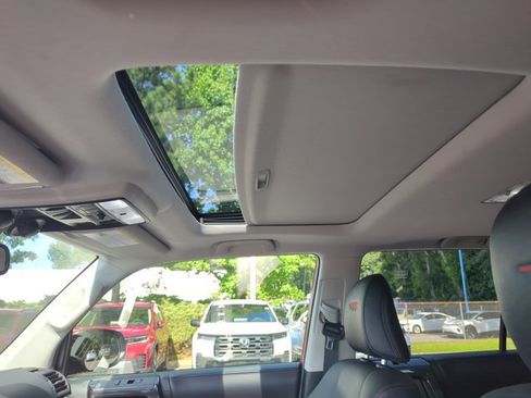 Used 2020 Toyota 4Runner TRD Off-Road Premium w/ Moonroof Package AWD/4WD image 21